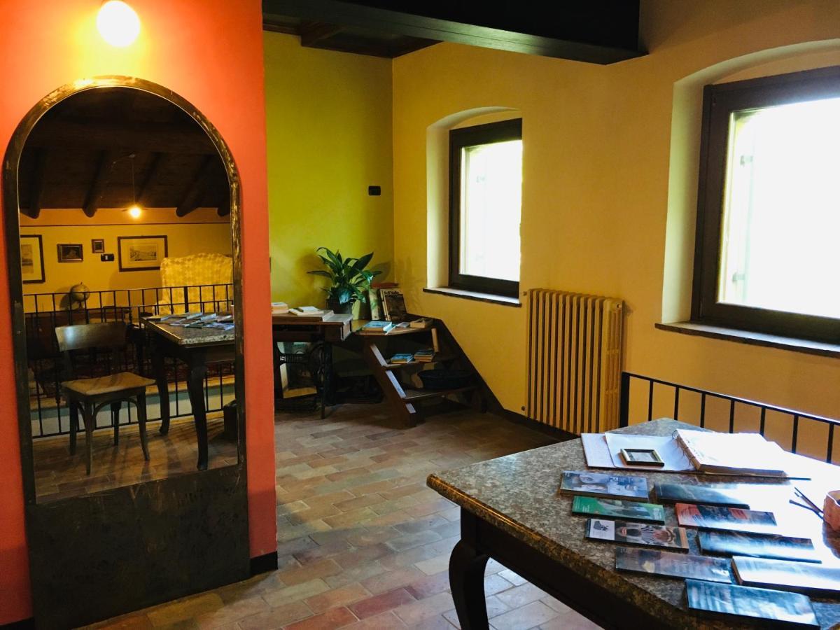 B&B Ai Tre Confini Monzambano Bagian luar foto