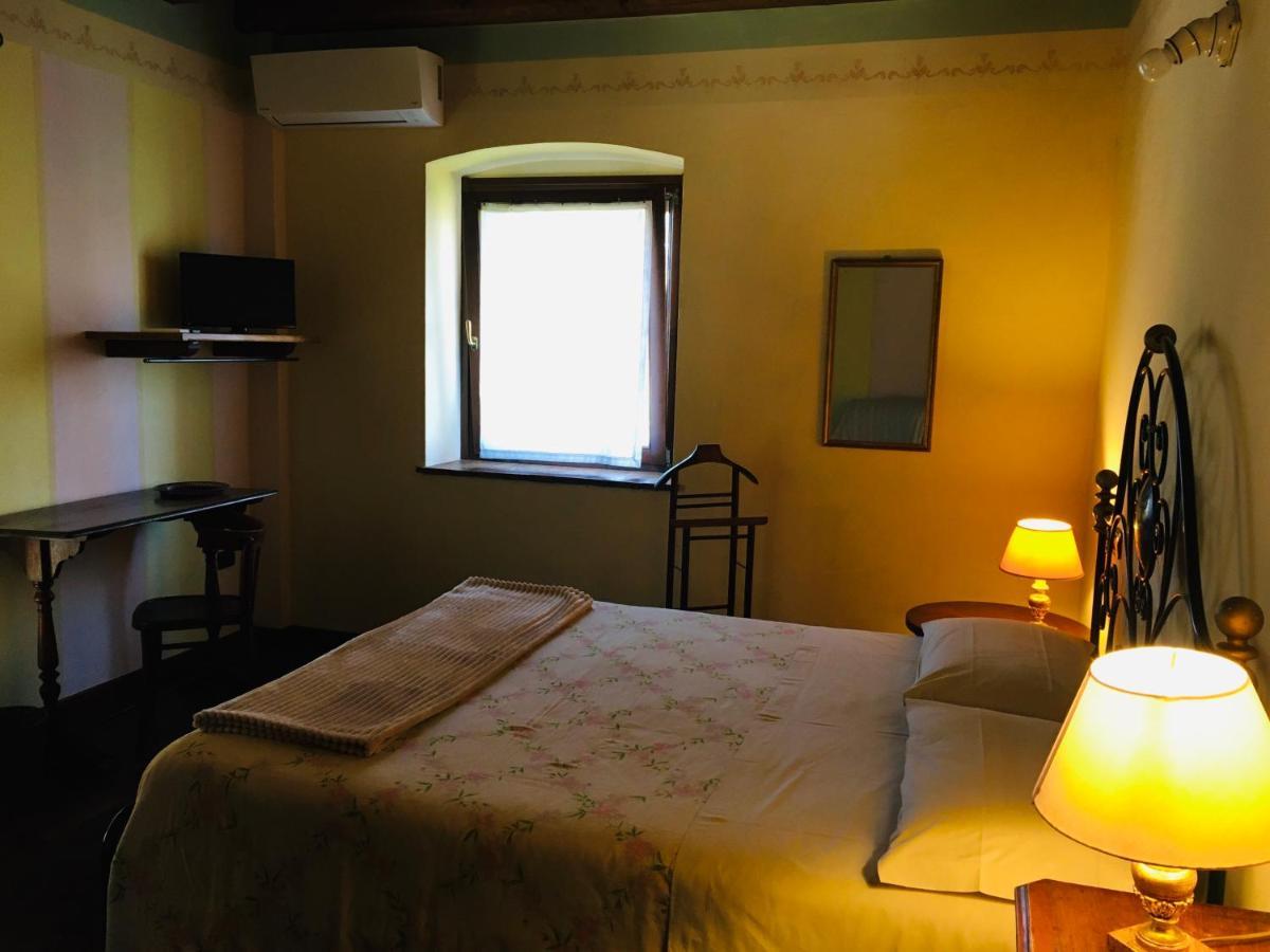 B&B Ai Tre Confini Monzambano Bagian luar foto
