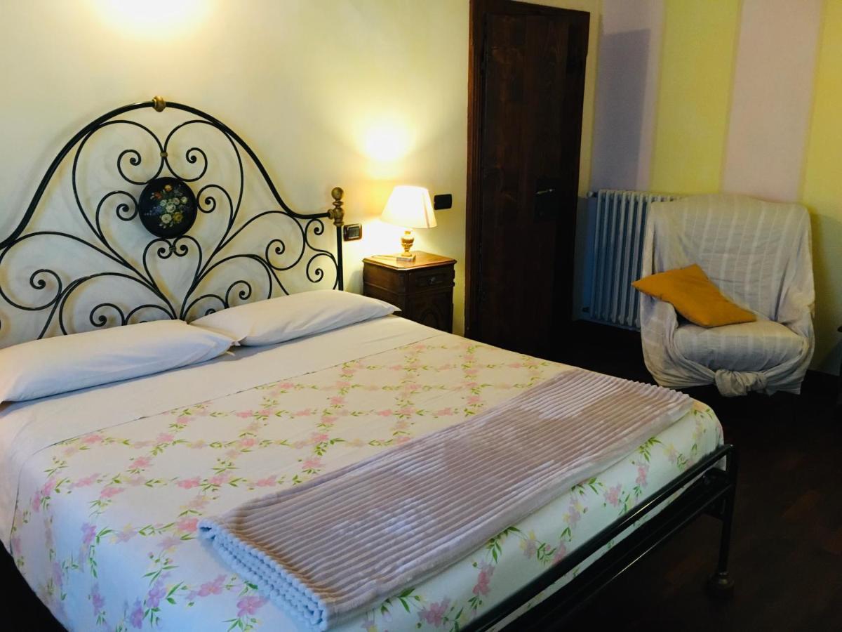 B&B Ai Tre Confini Monzambano Bagian luar foto