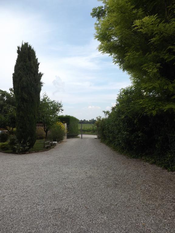 B&B Ai Tre Confini Monzambano Bagian luar foto
