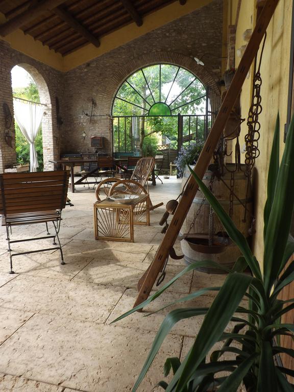 B&B Ai Tre Confini Monzambano Bagian luar foto