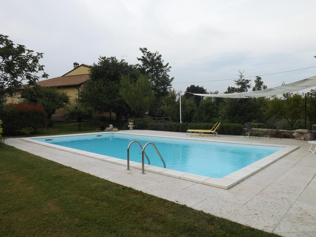 B&B Ai Tre Confini Monzambano Bagian luar foto